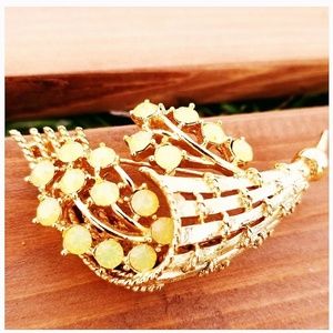 Vintage Yellow Rhinestone Cornicopia Gold Brooch